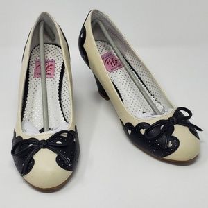 Pin Up Couture Cuban Heel Cream and Black Wiggle 17 Heart Pumps